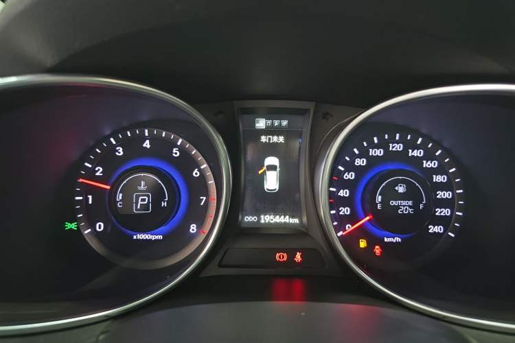 Used Hyundai Santa Fe 2013 2.4L Automatic Two-Wheel Drive Smart Version Instrument Cluster