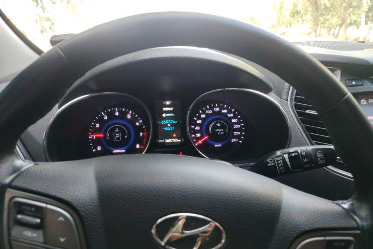 Used Hyundai Santa Fe 2013 2.4L Automatic 4x4 Smart Version Instrument Cluster