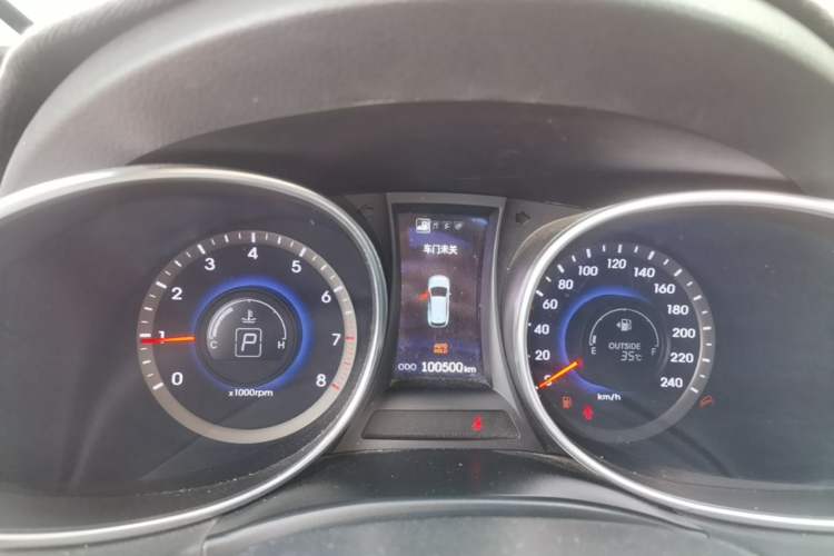 Used Hyundai Santa Fe 2013 2.4L Automatic Two-Wheel Drive Smart Version Instrument Cluster