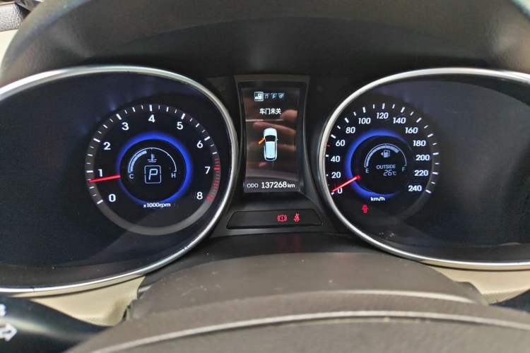 Used Hyundai Santa Fe 2013 2.4L Automatic Two-Wheel Drive Smart Version Instrument Cluster