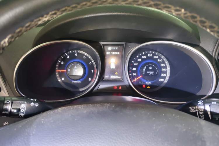 Used Hyundai Santa Fe 2013 2.4L Automatic Two-Wheel Drive Smart Version Instrument Cluster