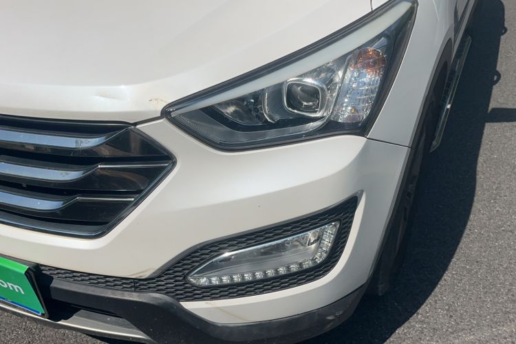 Used Hyundai Santa Fe 2013 2.4L Automatic Two-Wheel Drive Smart Version Left Front Headlight