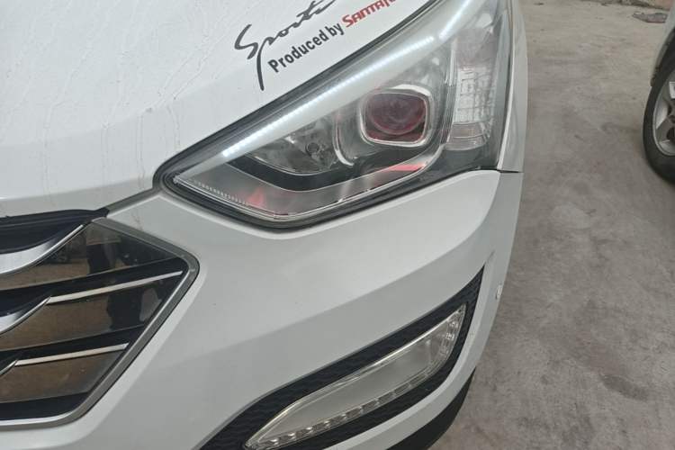 Used Hyundai Santa Fe 2013 Revised Version 2.4L Automatic All-Wheel Drive Smart Type Left Front Headlight