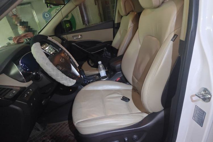Used Hyundai Santa Fe 2013 2.4L Automatic 4x4 Prestige Edition Left Front Seat