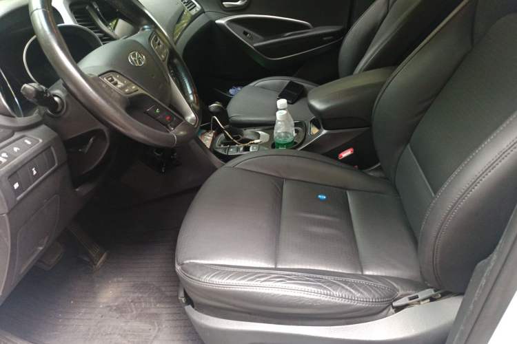 Used Hyundai Santa Fe 2013 Revised Version 2.0T Automatic All-Wheel Drive Prestige Edition Left Front Seat