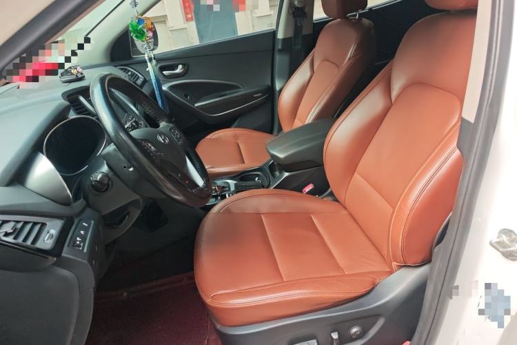 Used Hyundai Santa Fe 2013 Revised Version 2.4L Automatic All-Wheel Drive Luxury Trim Left Front Seat