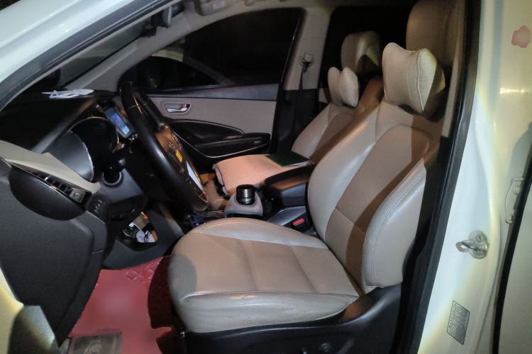 Used Hyundai Santa Fe 2013 2.4L Automatic Two-Wheel Drive Smart Version Left Front Seat