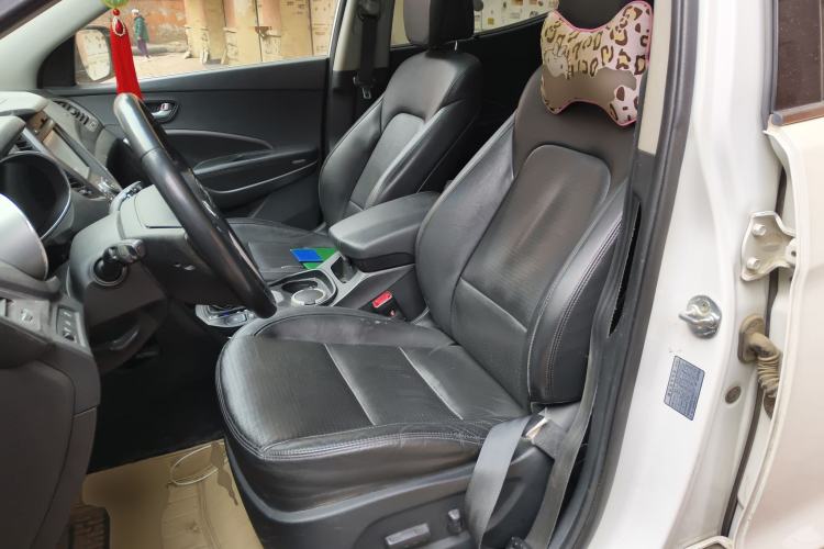 Used Hyundai Santa Fe 2013 2.4L Automatic 4x4 Prestige Edition Left Front Seat