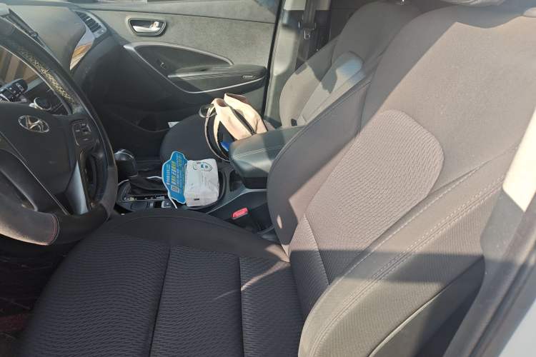 Used Hyundai Santa Fe 2013 2.4L Automatic 2WD Comfort Edition Left Front Seat