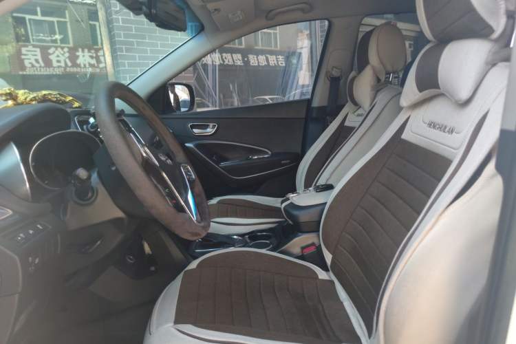 Used Hyundai Santa Fe 2013 2.4L Automatic Two-Wheel Drive Smart Version Left Front Seat