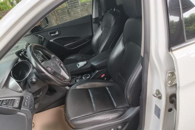 Used Hyundai Santa Fe 2013 2.4L Automatic Two-Wheel Drive Smart Version Left Front Seat