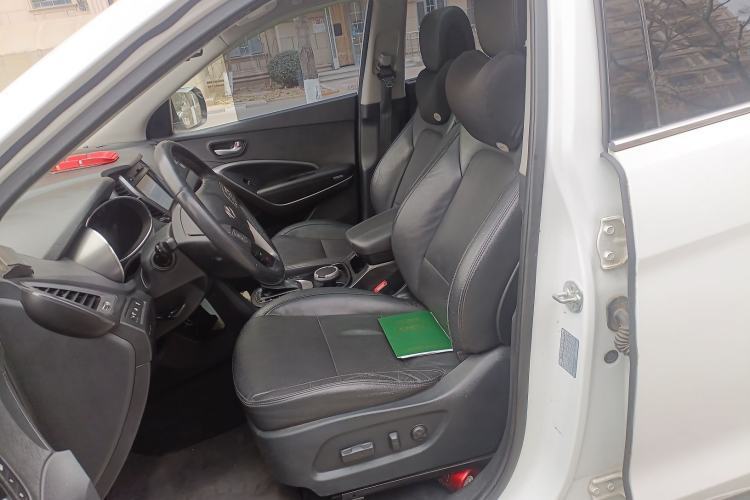 Used Hyundai Santa Fe 2013 Revised Version 2.0T Automatic All-Wheel Drive Top-Tier Trim Left Front Seat
