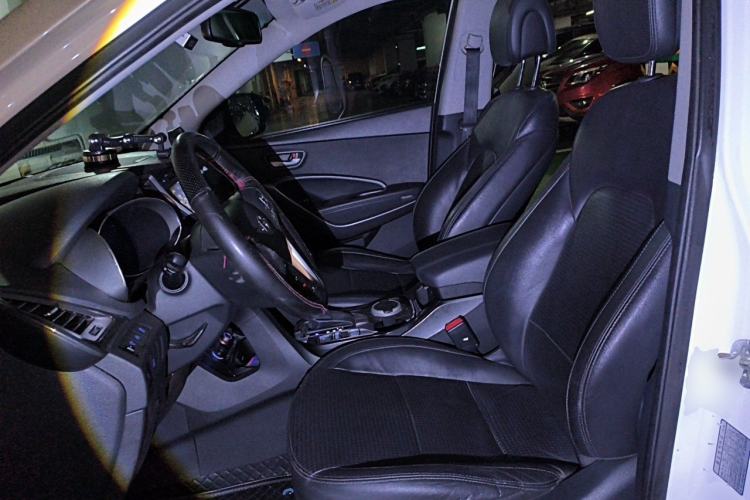 Used Hyundai Santa Fe 2013 2.4L Automatic 4x4 Prestige Edition Left Front Seat