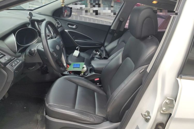 Used Hyundai Santa Fe 2013 2.4L Automatic Two-Wheel Drive Smart Version Left Front Seat