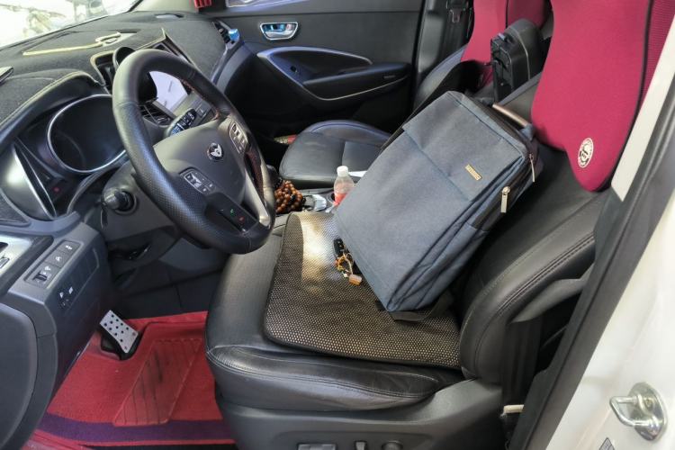 Used Hyundai Santa Fe 2013 2.4L Automatic Two-Wheel Drive Smart Version Left Front Seat