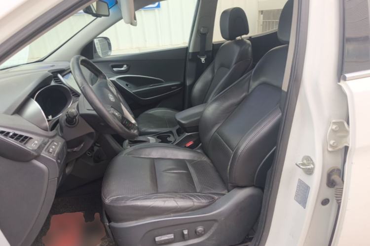 Used Hyundai Santa Fe 2013 2.4L Automatic Two-Wheel Drive Smart Version Left Front Seat
