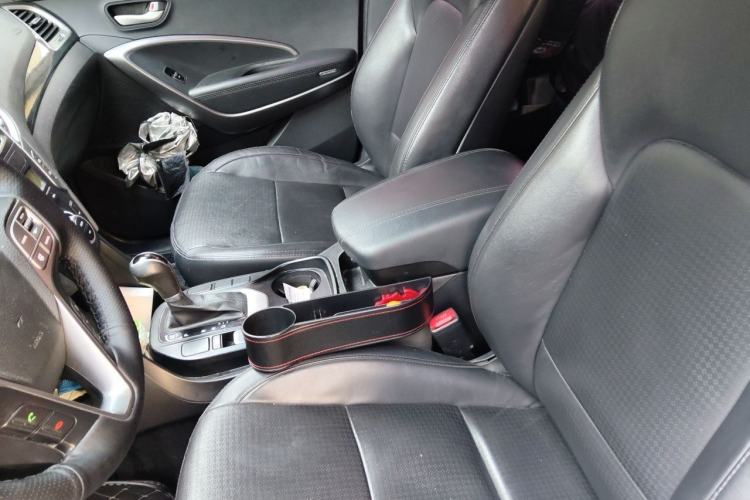 Used Hyundai Santa Fe 2013 2.4L Automatic Two-Wheel Drive Smart Version Left Front Seat