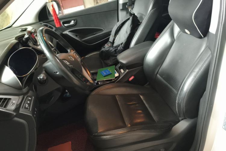 Used Hyundai Santa Fe 2013 2.0T Automatic All-Wheel Drive Top Trim Left Front Seat