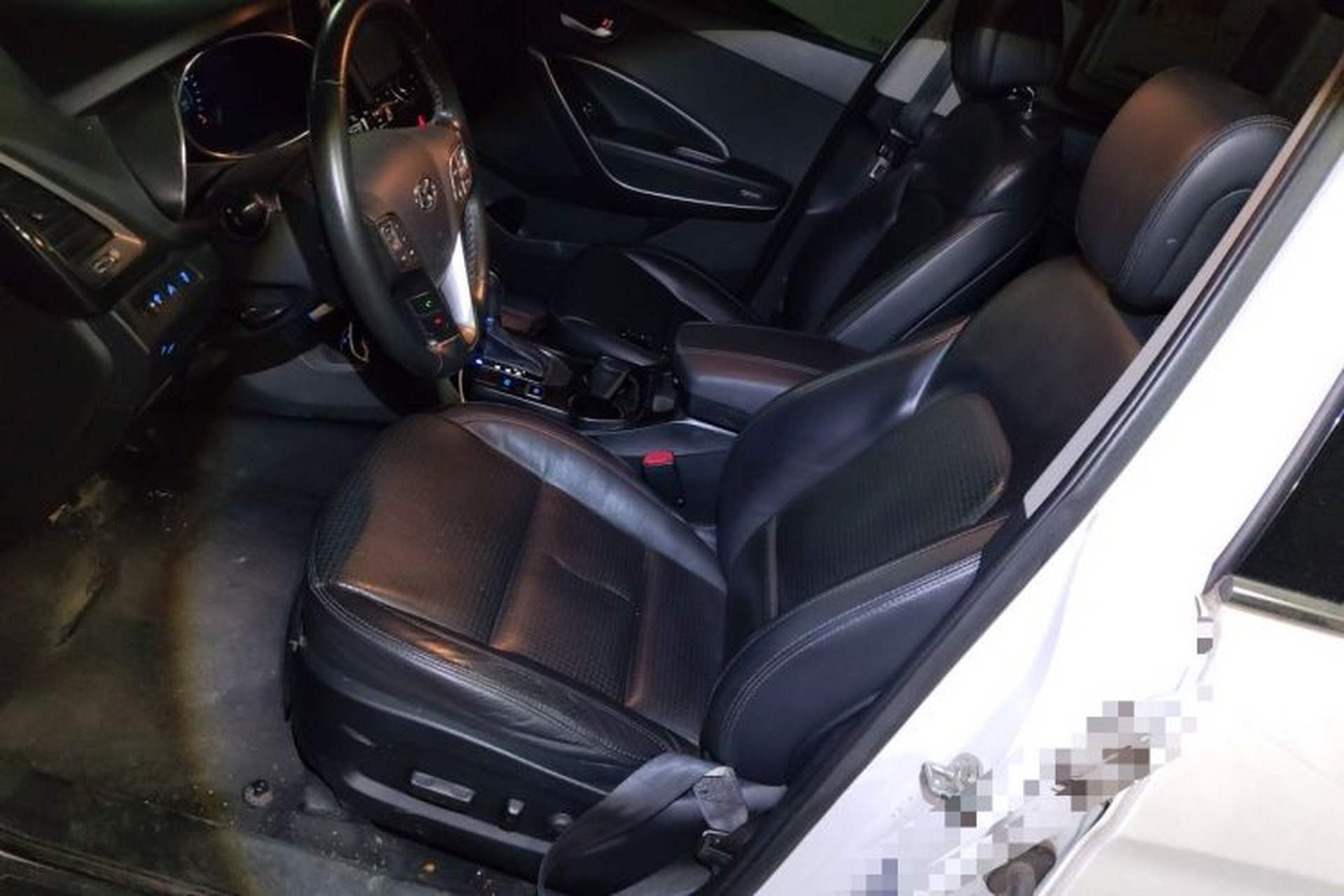Used Hyundai Santa Fe 2013 2.4L Automatic Two-Wheel Drive Smart Version Left Front Seat