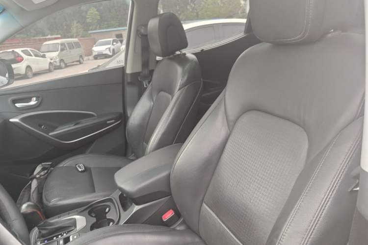 Used Hyundai Santa Fe 2013 Revised Version 2.4L Automatic All-Wheel Drive Smart Type Left Front Seat