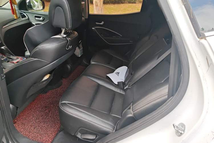 Used Hyundai Santa Fe 2013 2.4L Automatic 2WD Comfort Edition Left Rear Seat