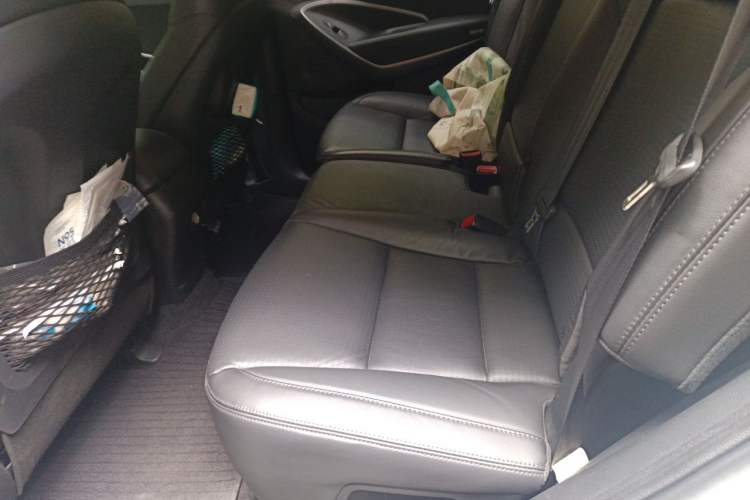 Used Hyundai Santa Fe 2013 Revised Version 2.0T Automatic All-Wheel Drive Prestige Edition Left Rear Seat