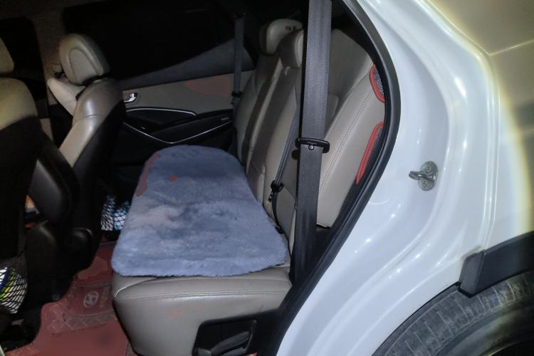 Used Hyundai Santa Fe 2013 2.4L Automatic Two-Wheel Drive Smart Version Left Rear Seat