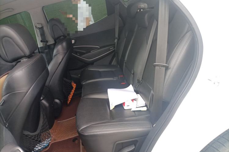 Used Hyundai Santa Fe 2013 2.4L Automatic Two-Wheel Drive Smart Version Left Rear Seat