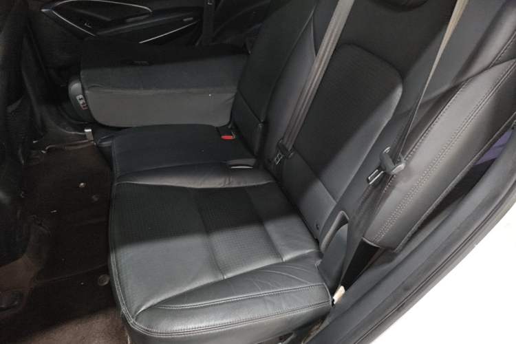 Used Hyundai Santa Fe 2013 Revised Version 2.4L Automatic All-Wheel Drive Smart Type Left Rear Seat
