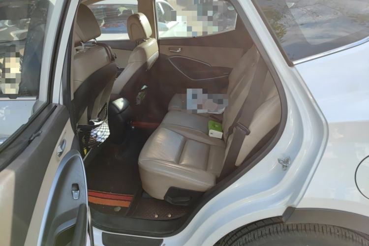 Used Hyundai Santa Fe 2013 2.4L Automatic 4x4 Smart Version Left Rear Seat
