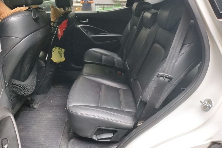 Used Hyundai Santa Fe 2013 2.0T Automatic All-Wheel Drive Top Trim Left Rear Seat