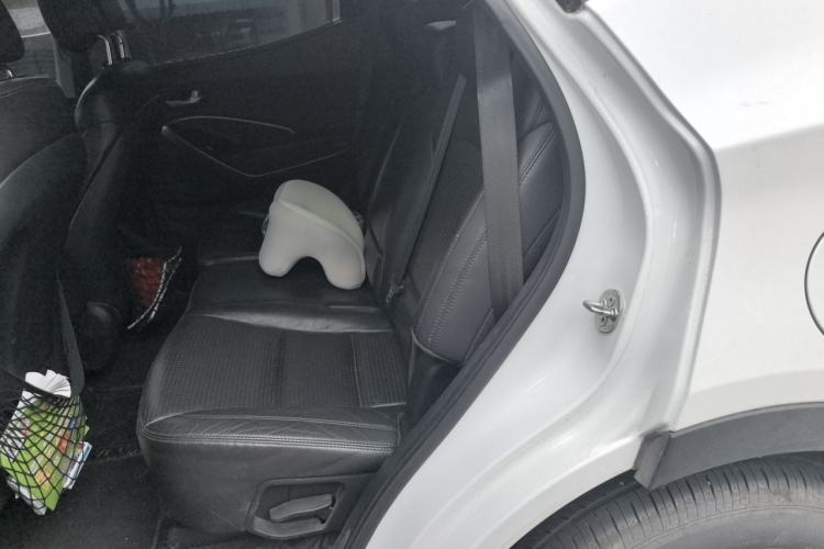 Used Hyundai Santa Fe 2013 2.4L Automatic 4x4 Smart Version Left Rear Seat
