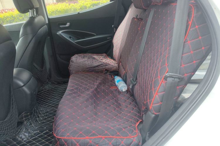 Used Hyundai Santa Fe 2013 2.4L Automatic Two-Wheel Drive Smart Version Left Rear Seat