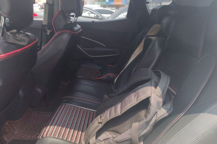Used Hyundai Santa Fe 2013 2.4L Automatic Two-Wheel Drive Smart Version Left Rear Seat