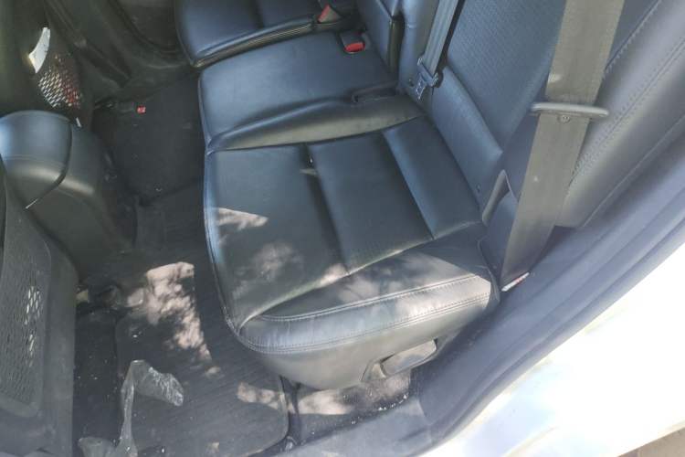 Used Hyundai Santa Fe 2013 2.4L Automatic Two-Wheel Drive Smart Version Left Rear Seat