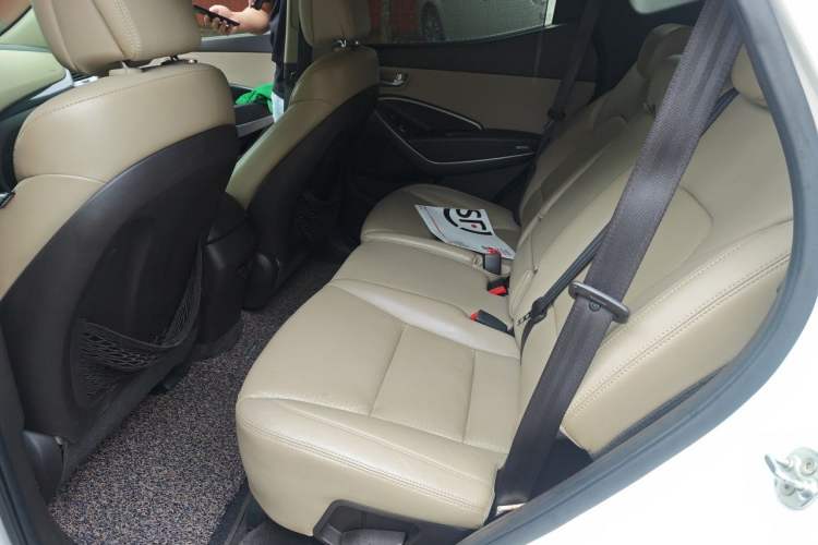 Used Hyundai Santa Fe 2013 2.4L Automatic 4x4 Prestige Edition Left Rear Seat