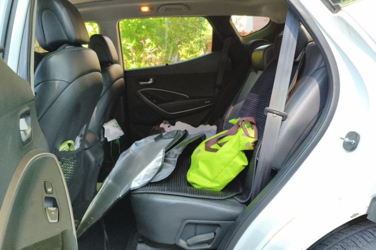 Used Hyundai Santa Fe 2013 2.0T Automatic All-Wheel Drive Prestige Version Left Rear Seat