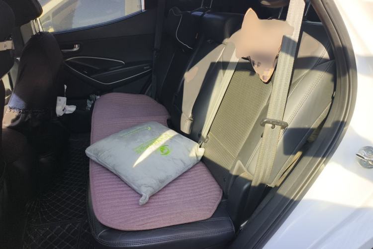 Used Hyundai Santa Fe 2013 2.4L Automatic Two-Wheel Drive Smart Version Left Rear Seat