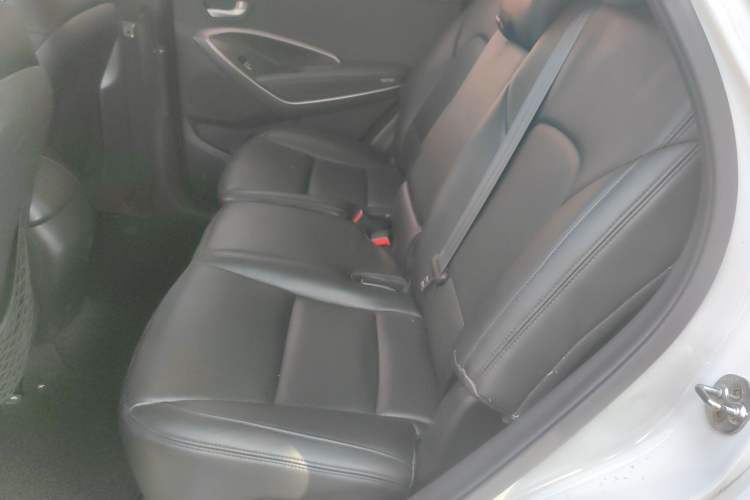 Used Hyundai Santa Fe 2013 2.4L Automatic 2WD Comfort Edition Left Rear Seat