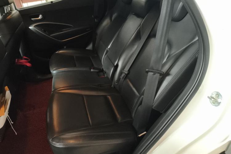 Used Hyundai Santa Fe 2013 2.0T Automatic All-Wheel Drive Top Trim Left Rear Seat