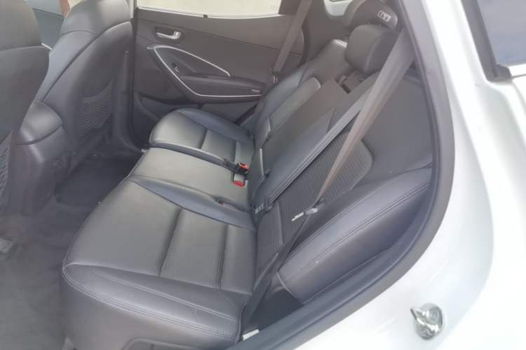 Used Hyundai Santa Fe 2013 2.4L Automatic Two-Wheel Drive Smart Version Left Rear Seat
