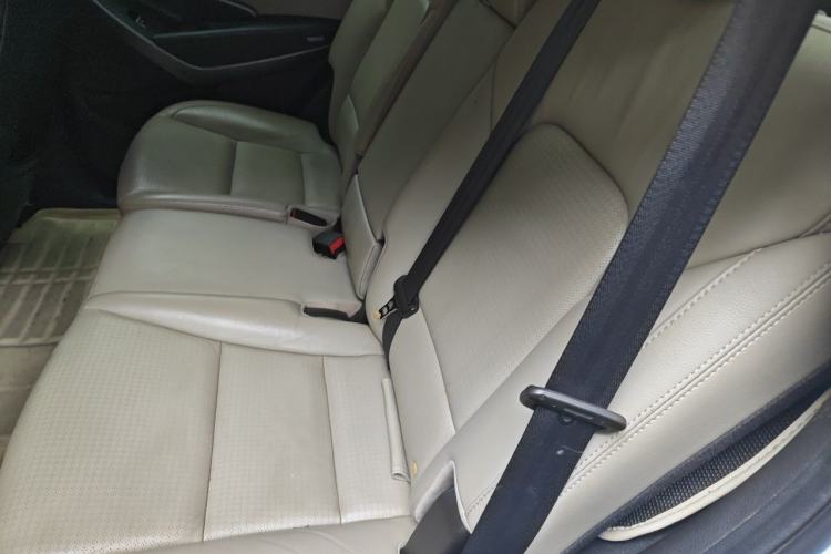 Used Hyundai Santa Fe 2013 2.4L Automatic Two-Wheel Drive Smart Version Left Rear Seat