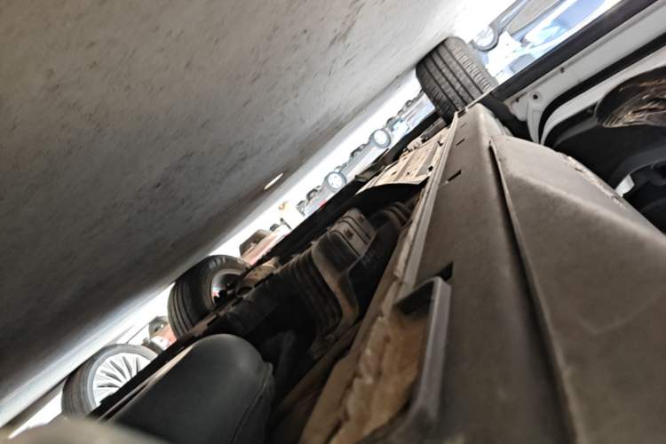 Used Hyundai Santa Fe 2013 2.4L Automatic 2WD Comfort Edition Left Side Sill