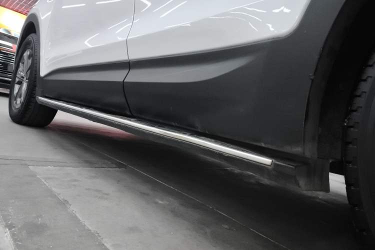 Used Hyundai Santa Fe 2013 2.4L Automatic Two-Wheel Drive Smart Version Left Side Sill