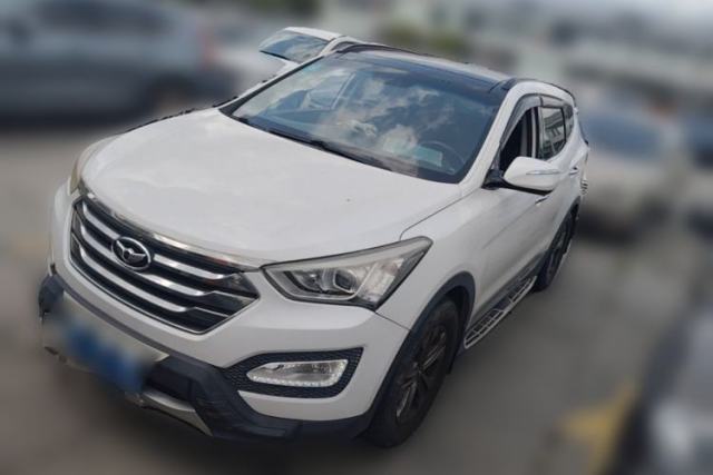 Ojetý Hyundai Santa Fe 2013 2.4L Automatic Two-Wheel Drive Smart Version