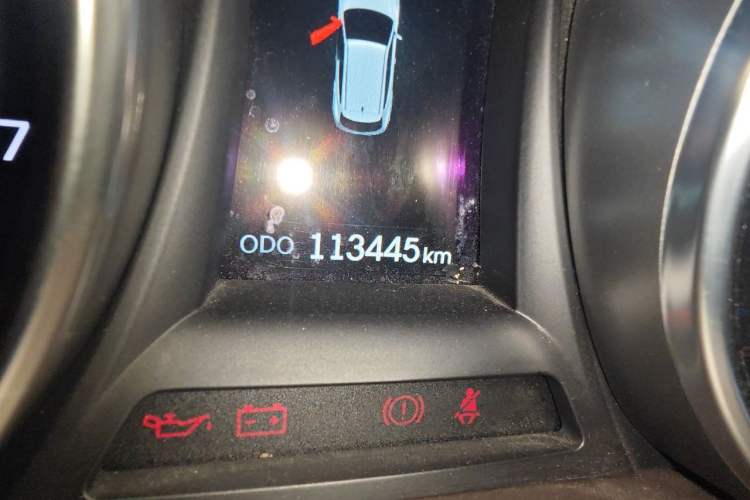 Used Hyundai Santa Fe 2013 2.4L Automatic 4x4 Prestige Edition Odometer Close Up