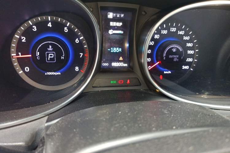Used Hyundai Santa Fe 2013 Revised Version 2.0T Automatic All-Wheel Drive Prestige Edition Odometer Close Up