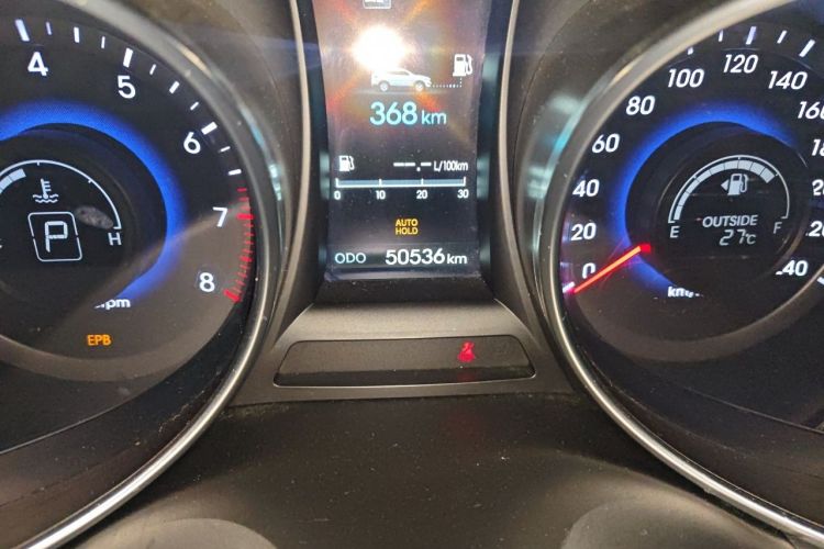 Used Hyundai Santa Fe 2013 2.4L Automatic Two-Wheel Drive Smart Version Odometer Close Up