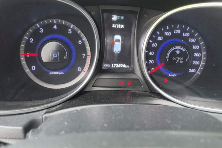 Used Hyundai Santa Fe 2013 Revised Version 2.4L Automatic All-Wheel Drive Smart Type Odometer Close Up