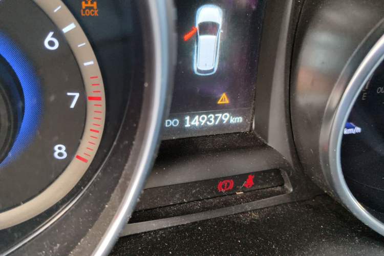 Used Hyundai Santa Fe 2013 Revised Version 2.4L Automatic All-Wheel Drive Smart Type Odometer Close Up